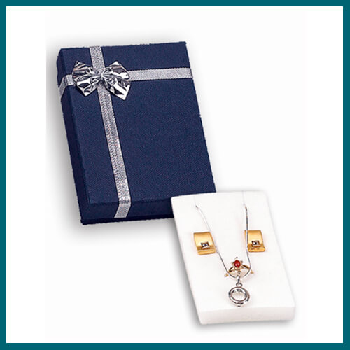 Juego de Aretes y Anillo - 9.4 x 6.8 x 2.9